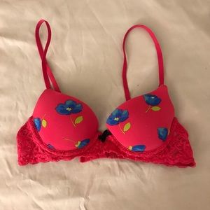 Gilly Hicks 32A Lightly Lined Demi Bra